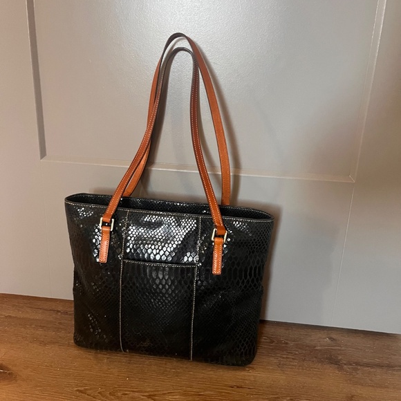 Authentic Dooney and Bourke snake print leather tote - Picture 3 of 17